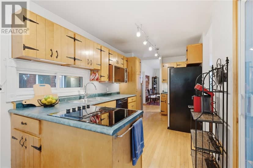 1291 Lakewood Drive — photo 14 of 40