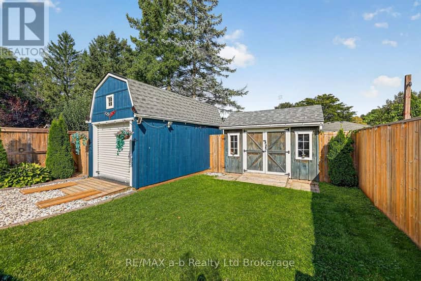 553 Mary Street — photo 14 of 39