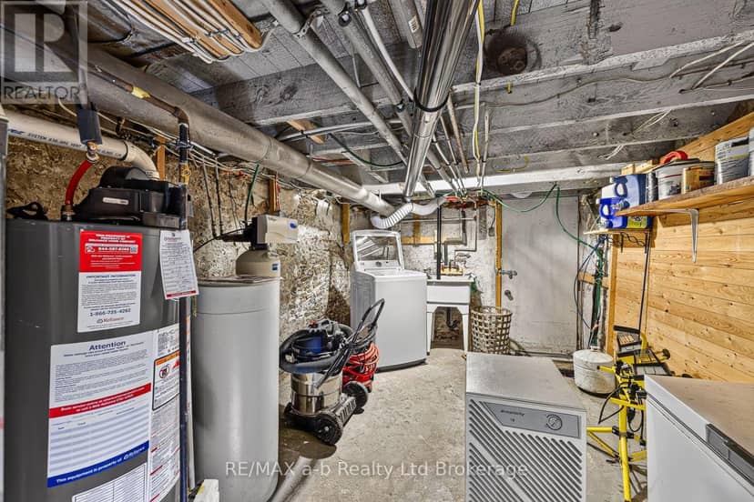 553 Mary Street — photo 37 of 39