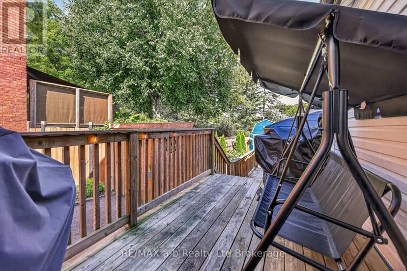 553 Mary Street — photo 9 of 39