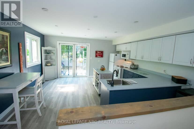 199 York Street — photo 15 of 40