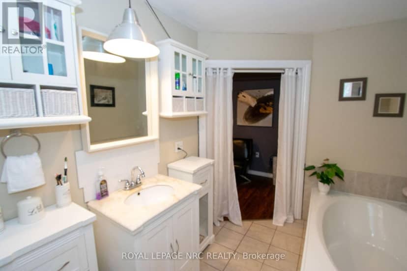 199 York Street — photo 35 of 40