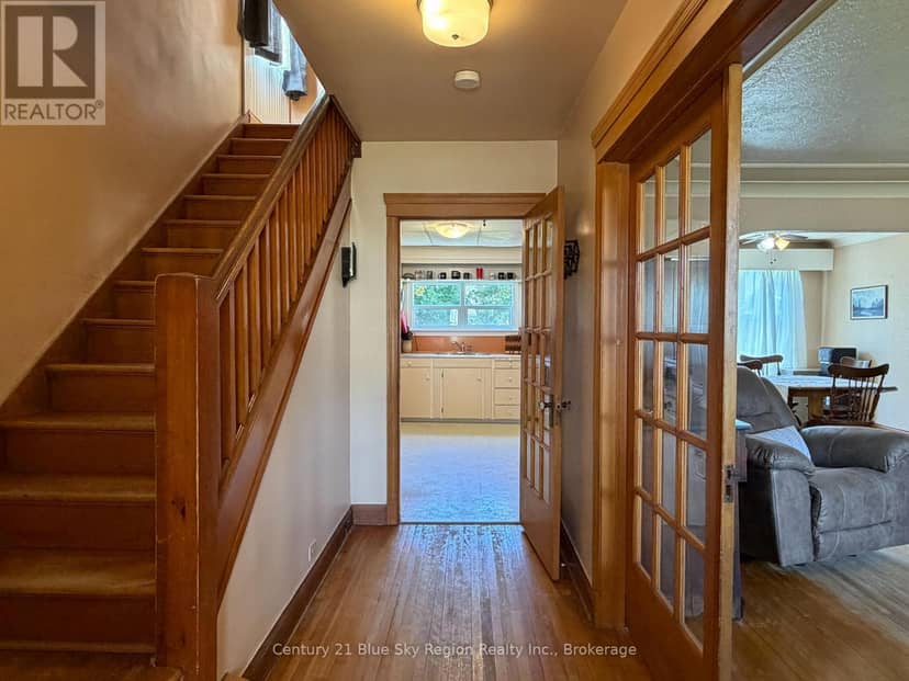 161 Fifth Avenue E — photo 9 of 17