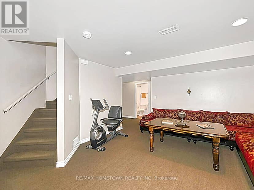 16 Regency Place — photo 23 of 40