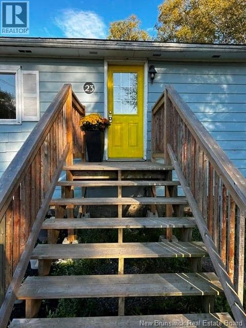 23 Kyle Lane — photo 2 of 27