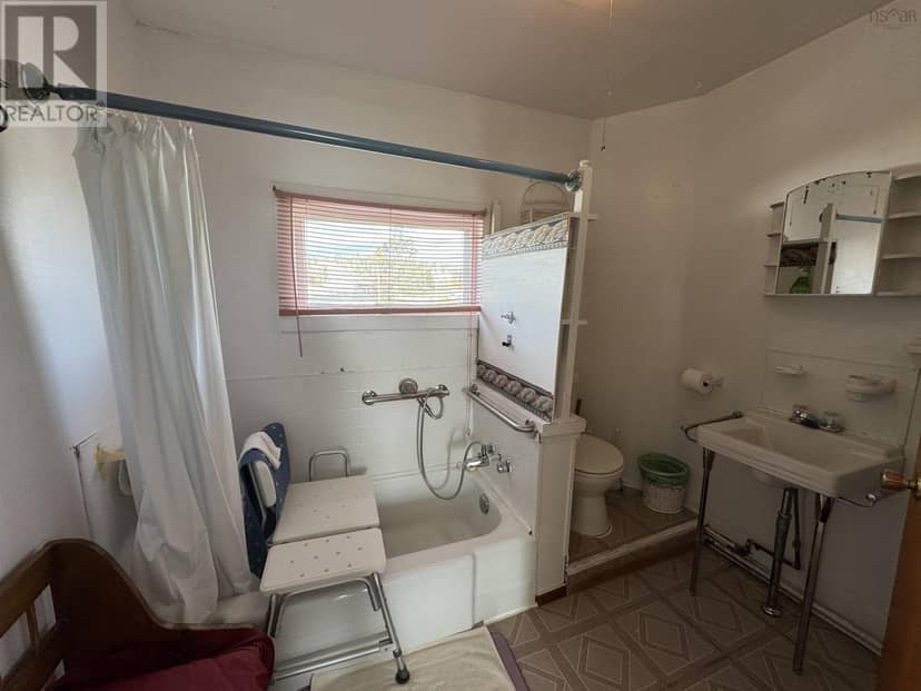 37 Kent Street — photo 14 of 15