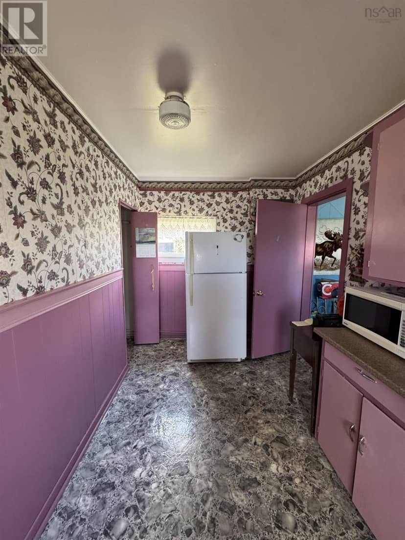 37 Kent Street, Louisbourg, photo 4