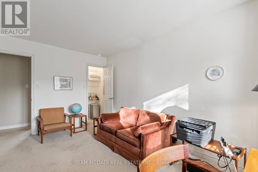 690 Oriole Parkway — photo 17 of 40