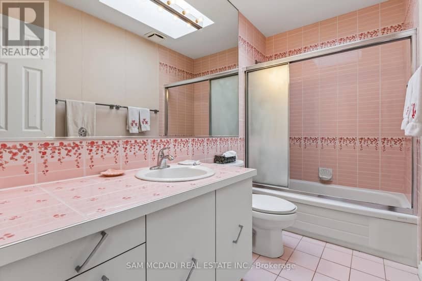 690 Oriole Parkway — photo 21 of 40
