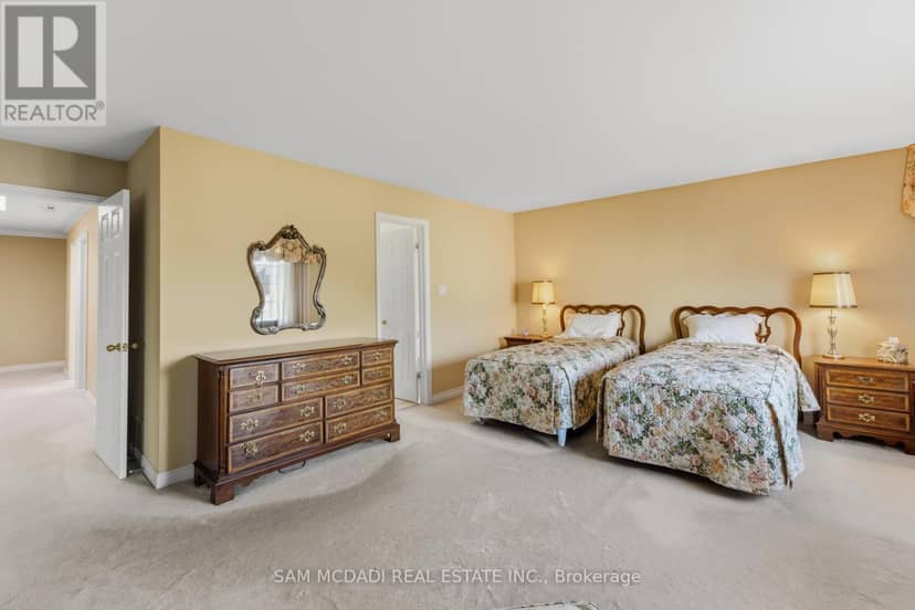 690 Oriole Parkway — photo 24 of 40