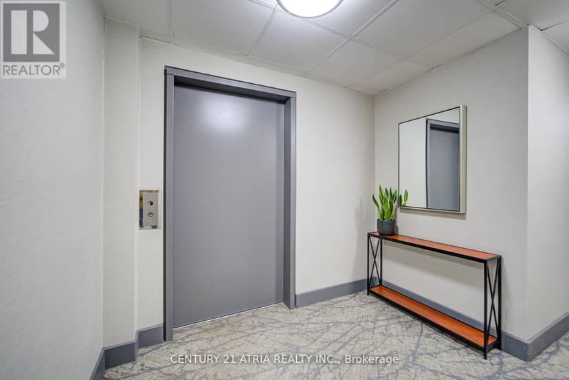 310 - 897 Sheppard Avenue W — photo 3 of 34