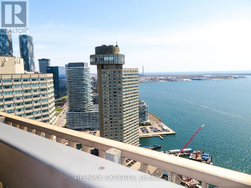 2233 - 33 Harbour Square — photo 1 of 36