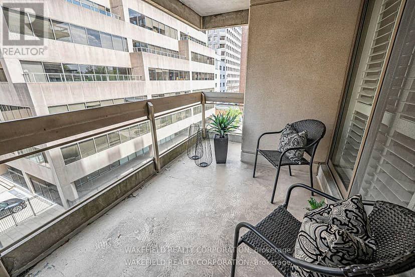 505 - 61 St Clair Avenue W — photo 17 of 21