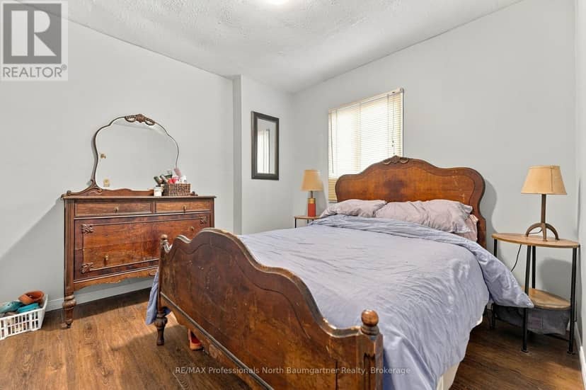 1247 English Circle — photo 14 of 40