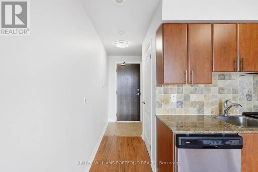 1417 - 15 North Park Road — photo 9 of 28