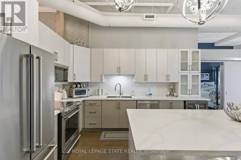 PH10 - 66 Bay Street S — photo 11 of 40