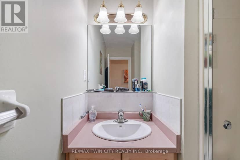 11 - 1 Buchanan Crescent — photo 10 of 40