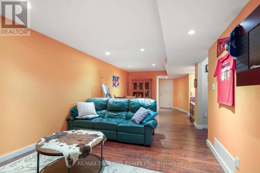 11 - 1 Buchanan Crescent — photo 25 of 40