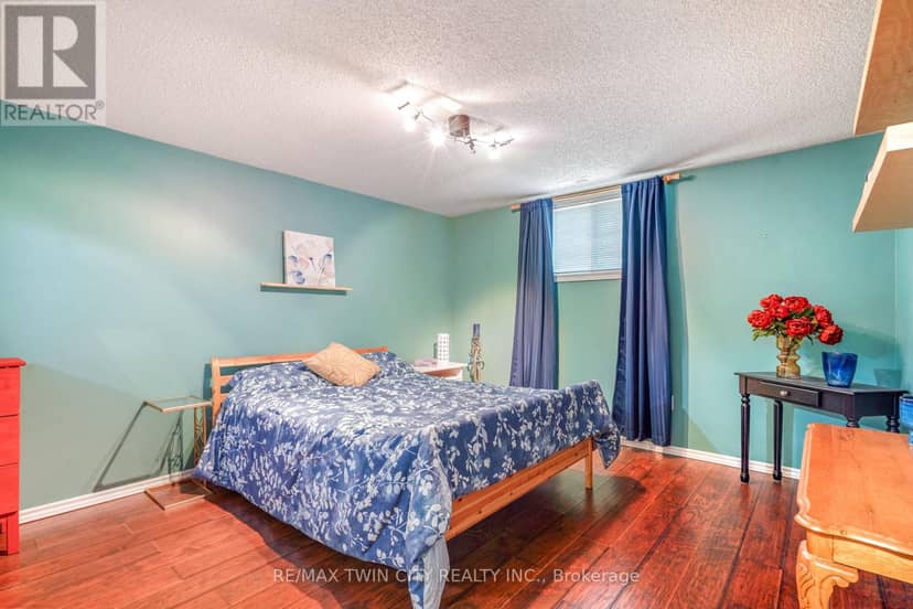 11 - 1 Buchanan Crescent — photo 29 of 40