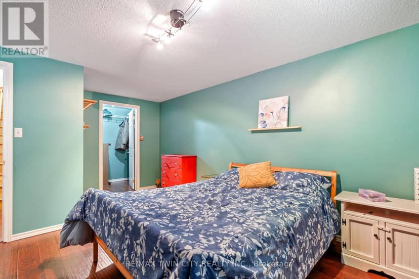 11 - 1 Buchanan Crescent — photo 30 of 40