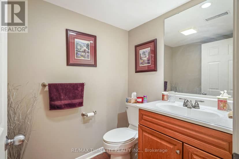 11 - 1 Buchanan Crescent — photo 32 of 40