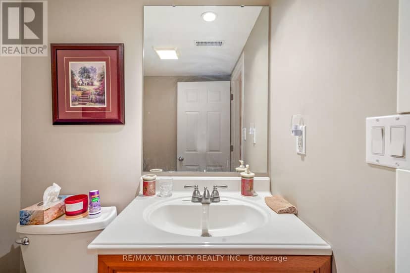 11 - 1 Buchanan Crescent — photo 33 of 40