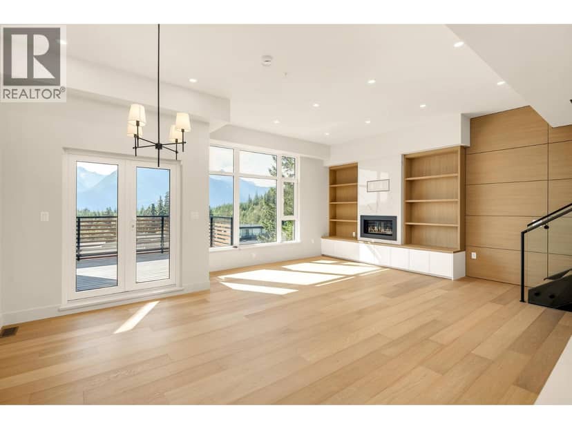 15 3407 MAMQUAM ROAD, Squamish