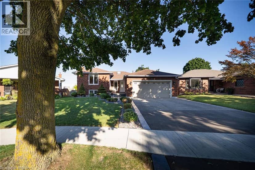15 FOX Run, Brantford, photo 2