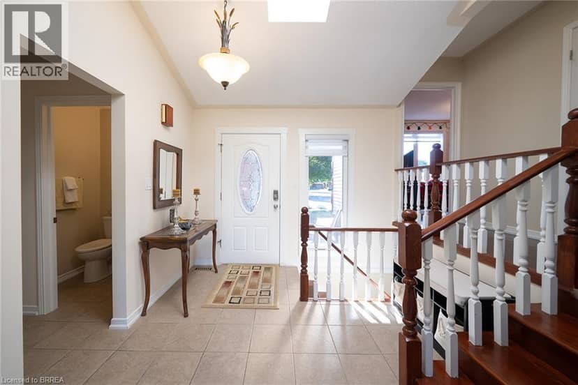 15 FOX Run, Brantford, photo 5