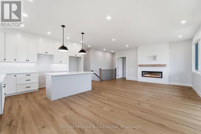 38 Galen Street — photo 10 of 36