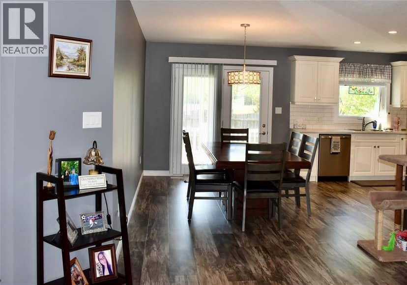 5600 BLACKWELL Sideroad Unit# 410 — photo 10 of 17