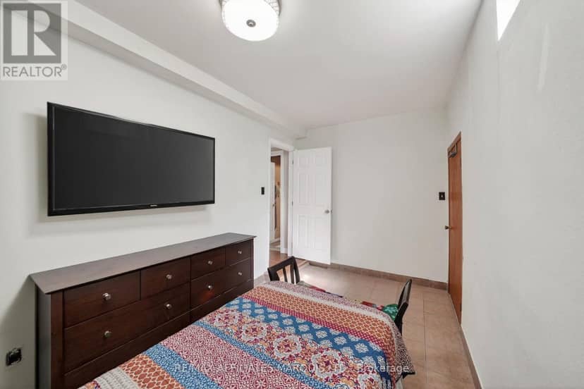 2706 Ross Avenue — photo 12 of 19