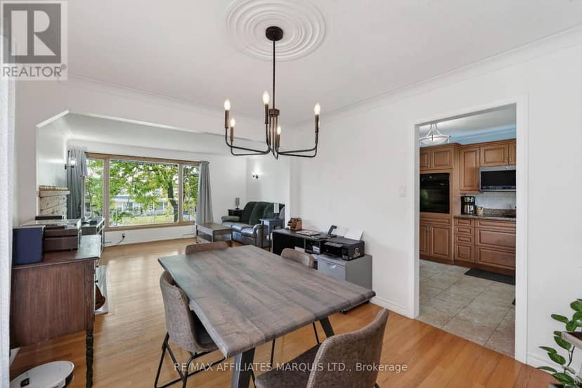 2706 Ross Avenue — photo 4 of 19
