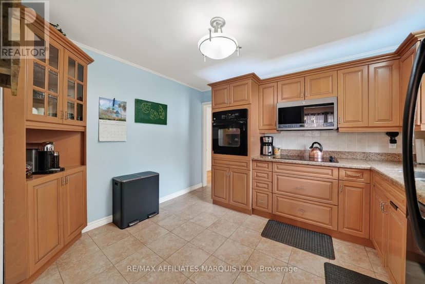 2706 Ross Avenue — photo 7 of 19