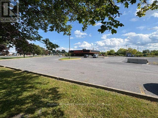 700 Brookdale Avenue — photo 2 of 5