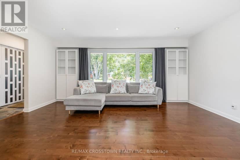 11 Castle Drive — photo 10 of 40