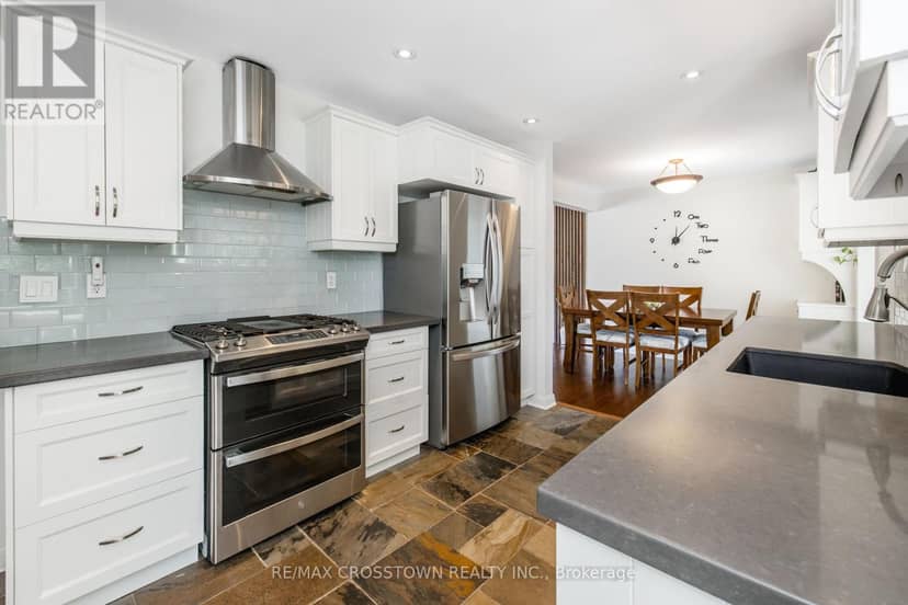 11 Castle Drive — photo 14 of 40