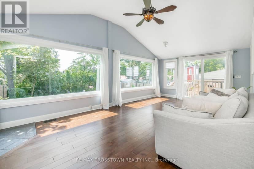11 Castle Drive — photo 17 of 40