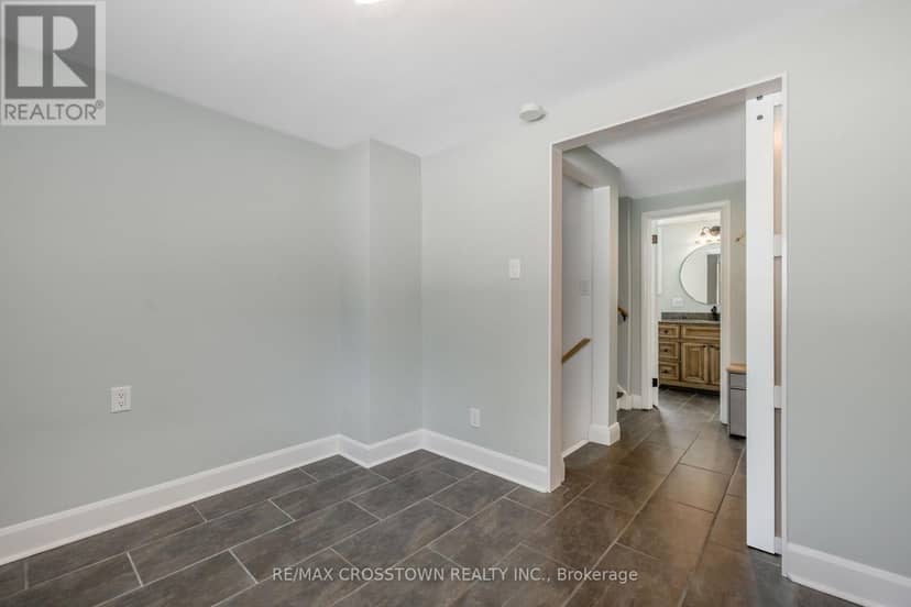 11 Castle Drive — photo 31 of 40