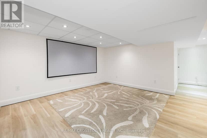 11 Castle Drive — photo 34 of 40