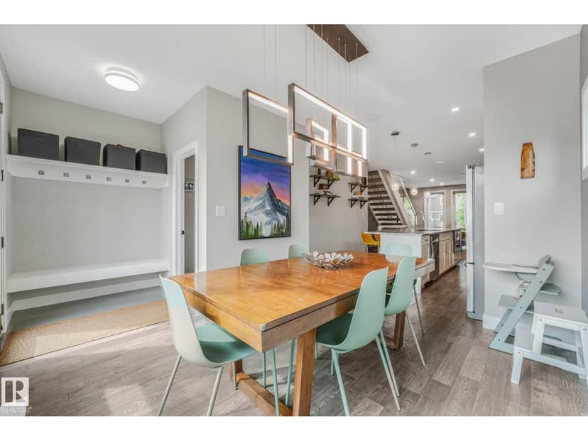 8715 83 AV NW — photo 17 of 40