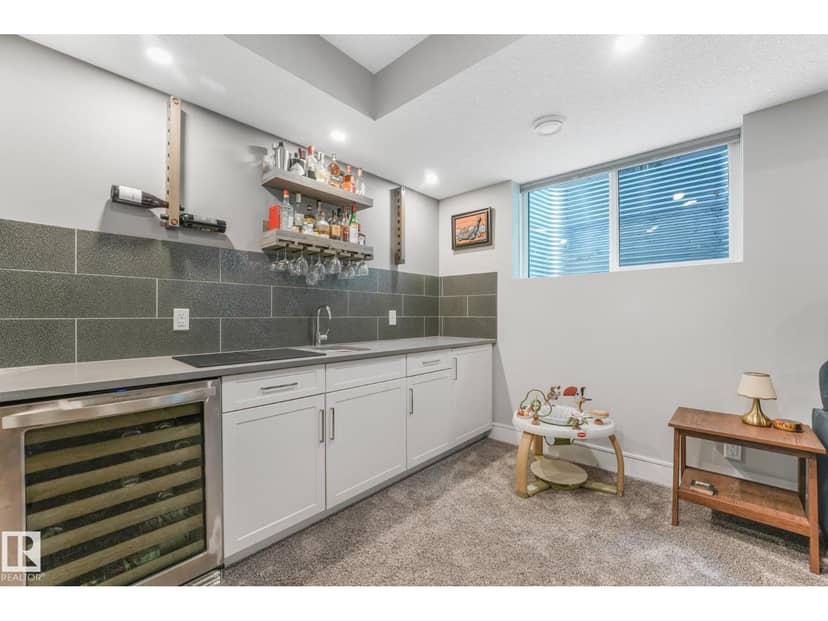 8715 83 AV NW — photo 37 of 40