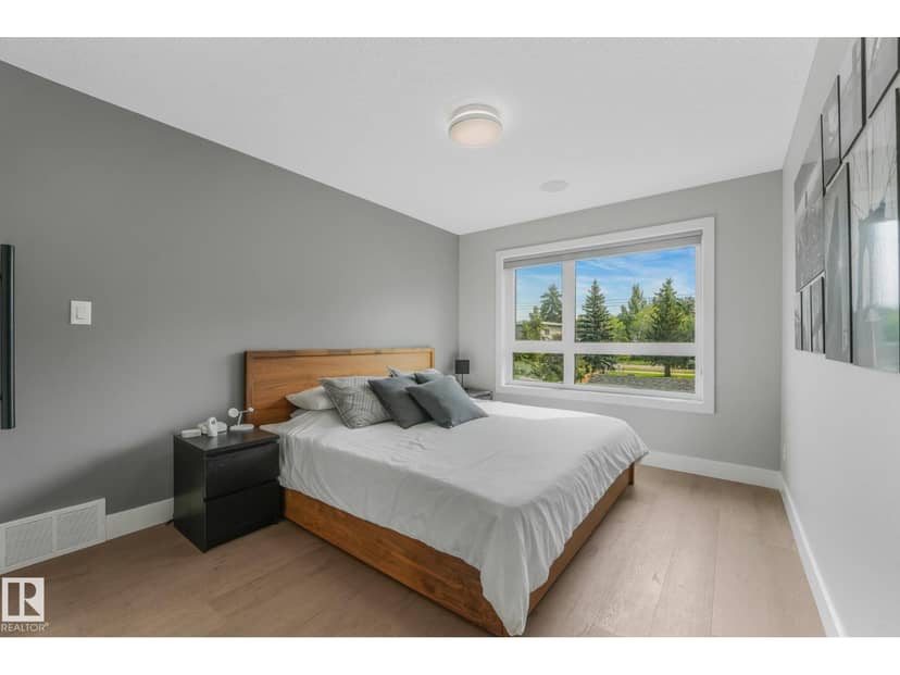 8715 83 AV NW — photo 28 of 40