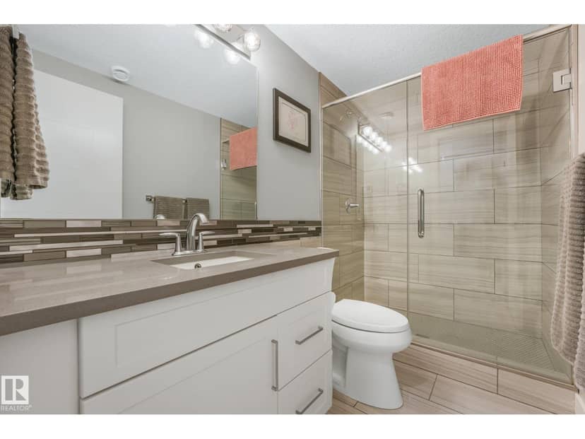 8715 83 AV NW — photo 39 of 40