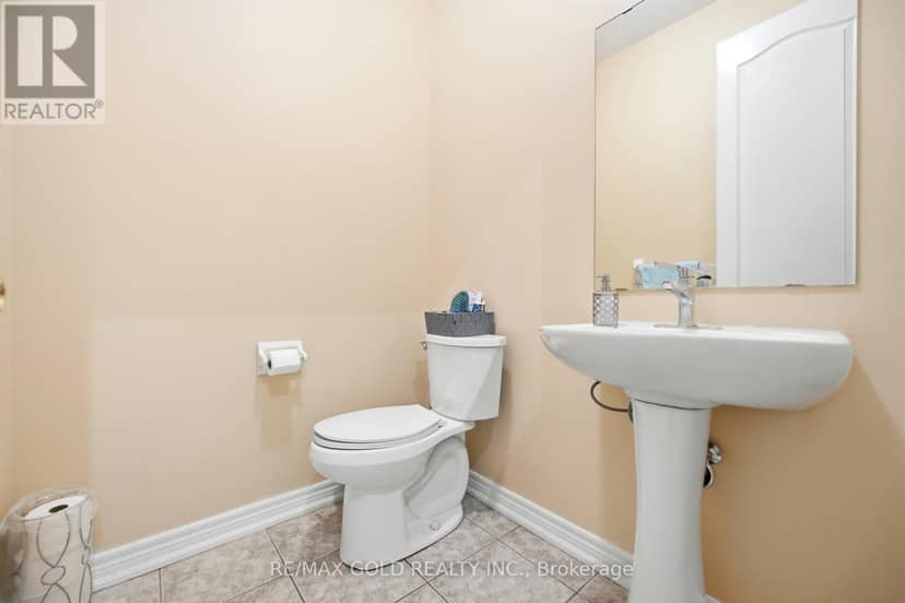 26 Drummondville Drive — photo 13 of 29