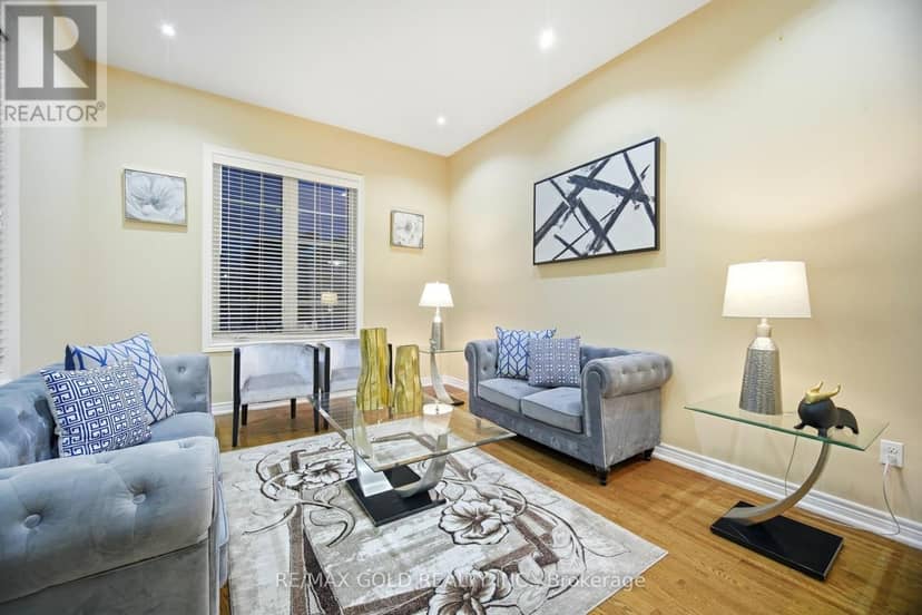 26 Drummondville Drive — photo 4 of 29