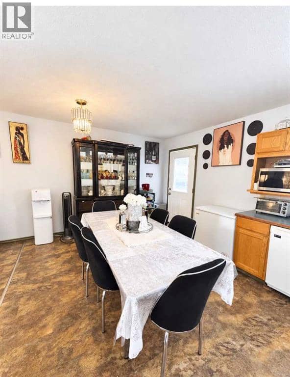 200 Upland Boulevard W, Brooks, photo 6