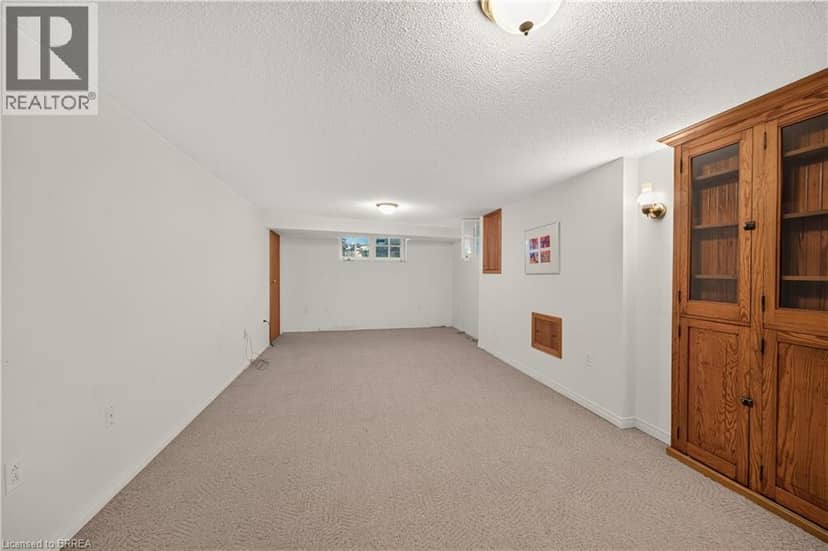 29 LORNE Crescent — photo 40 of 40