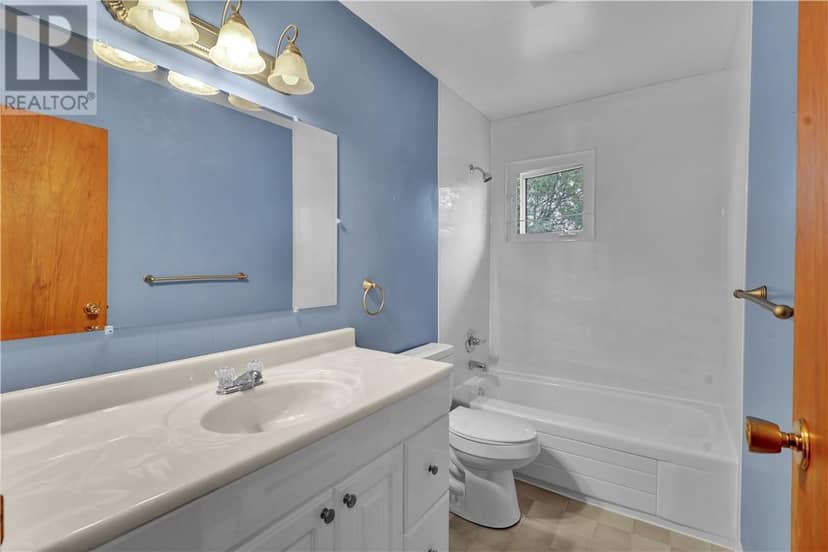 494 James Street — photo 17 of 36