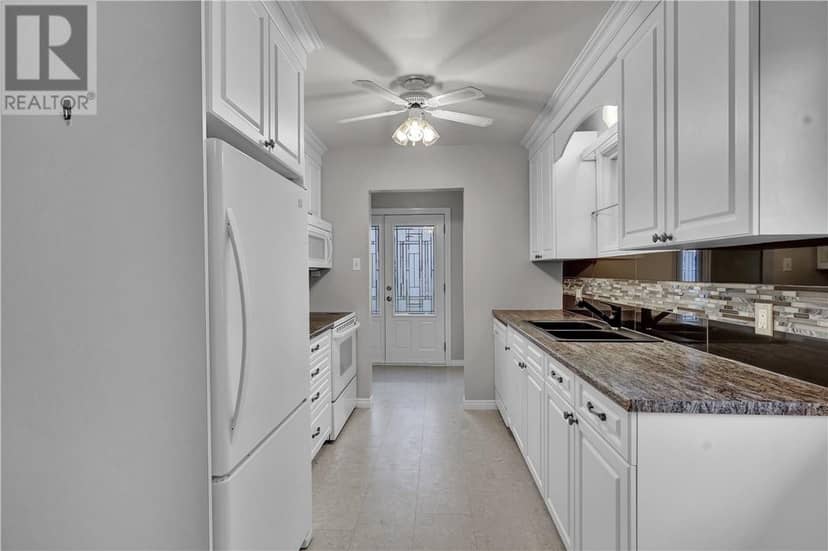 494 James Street — photo 9 of 36